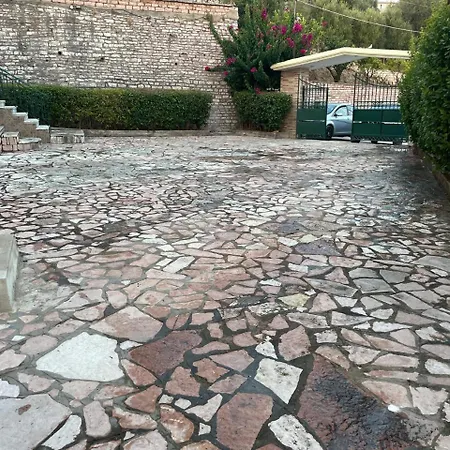Apartment Anagnostis *